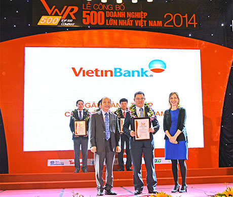Lãnh đạo Vietinbank nhận