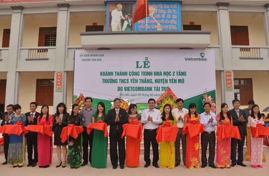 Cắt băng khánh thành Trường THCS Yên Thắng - Ninh Bình