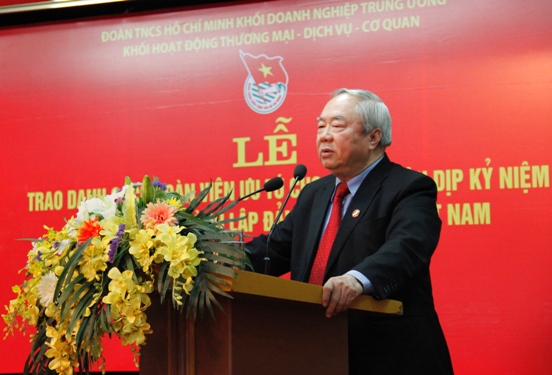 Đồng chí Vũ Mão, nguyên Ủy viên Trung ương Đảng, nguyên Bí thư thứ nhất Trung ương Đoàn TNCS Hồ Chí Minh chia sẻ những câu chuyện trong cuộc đời của mình khi gắn bó với Đảng 