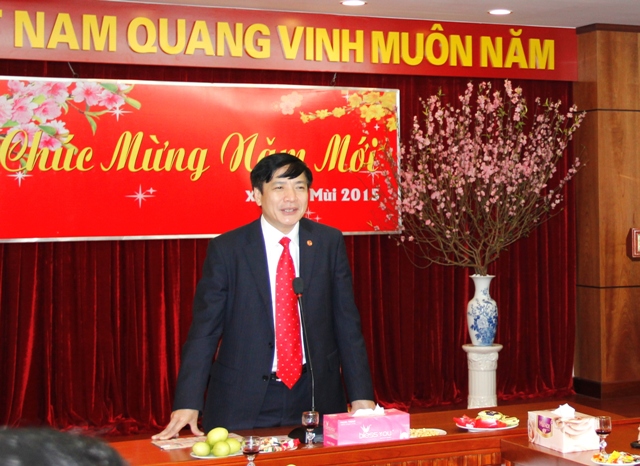 Đồng chí Bùi Văn Cường, Ủy viên dự khuyết Trung ương Đảng, Bí thư Đảng ủy Khối DNTW  chúc Tết Cơ quan Đảng ủy Khối.