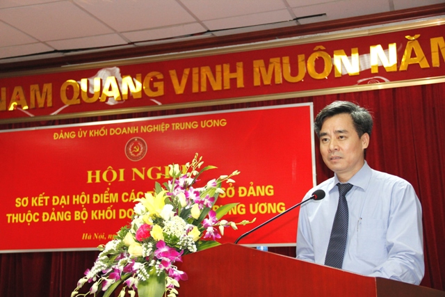 Đồng chí Nguyễn Quang Dương, Phó Bí thư Đảng ủy Khối triển khai một số nhiệm vụ cần tiếp tục thực hiện trong thời gian tới.