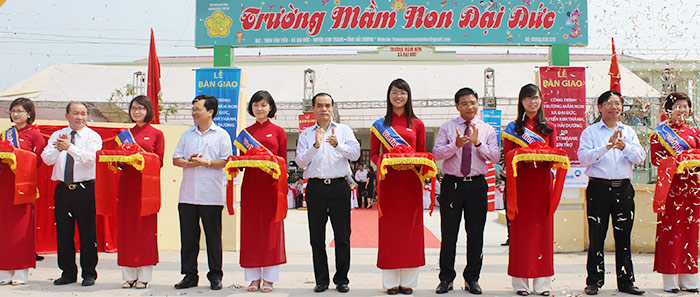 Cắt băng khánh thành Trường mầm non Đại Đức