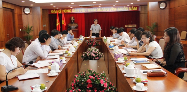 Đồng chí Nguyễn Quang Dương, Phó Bí thư Thường trực Đảng ủy Khối chủ trì buổi làm việc.