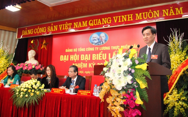 Đồng chí Nguyễn Quang Dương, Phó Bí thư Thường trực Đảng ủy Khối phát biểu chỉ đạo tại Đại hội.