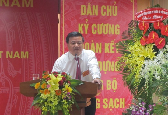 đồng chí Vũ Văn Cường - Bí thư Đảng ủy, Chủ tịch HĐTV Tổng công ty Thuốc lá Việt Nam phát biểu tại Đại hội