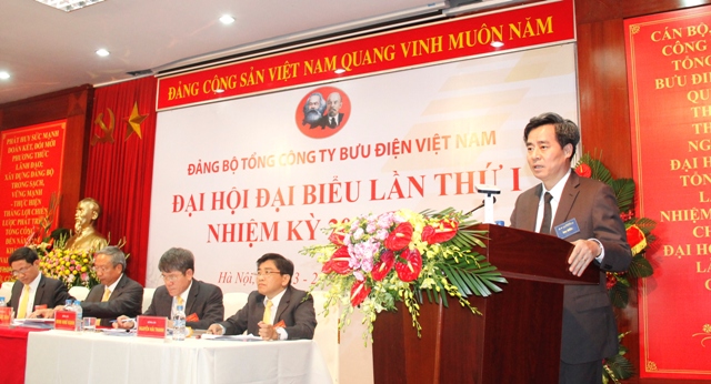 Đồng chí Nguyễn Quang Dương, Phó Bí thư Thường trực Đảng ủy Khối phát biểu chỉ đạo tại Đại hội.