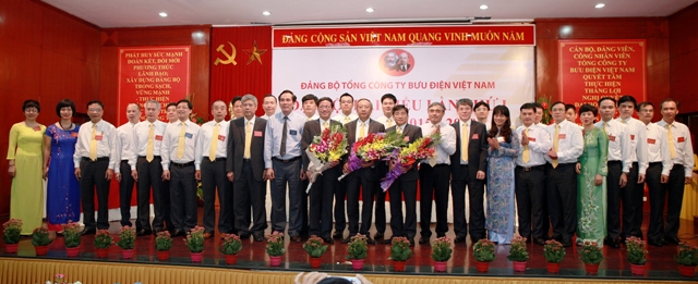 Ban Chấp hành Đảng bộ Tổng công ty nhiệm kỳ 2015 - 2020 ra mắt Đại hội.