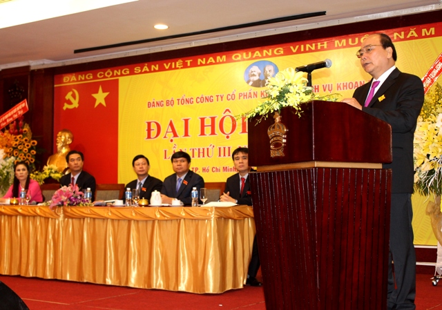 Đồng chí Nguyễn Xuân Phúc - Ủy viên Bộ Chính trị, Phó Thủ tướng Chính phủ phát biểu chỉ đạo tại Đại hội