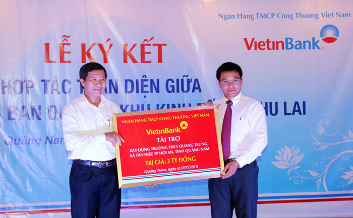 Chủ tịch HĐQT VietinBank Nguyễn Văn Thắng trao tài trợ 2 tỷ đồng xây dựng trường học ở đảo Cù Lao Chàm