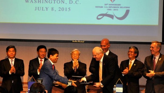 Đại diện Tập đoàn Dầu khí Việt Nam và Tập đoàn Murphy Oil ký Thỏa thuận hợp tác dầu khí nhằm phát triển kinh doanh tại Việt Nam, Hoa Kỳ và các nước thứ ba