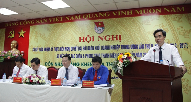 Đồng chí Nguyễn Quang Dương, Phó Bí thư Thường trực Đảng ủy Khối phát biểu chỉ đạo tại Hội nghị.