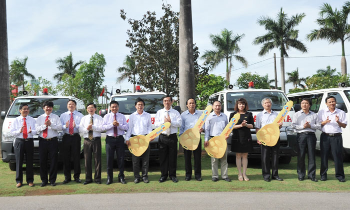 Vietinbank trao tặng 4 xe ô tô cứu thương chất lượng cao cho bệnh viện các khu vực huyện Triệu Hải, Gio Linh, Triệu Phong, Hướng Hoá tỉnh Quảng Trị