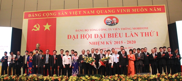 Ban Chấp hành Đảng bộ Tổng công ty MobiFone nhiệm kỳ 2015 - 2020 ra mắt Đại hội.