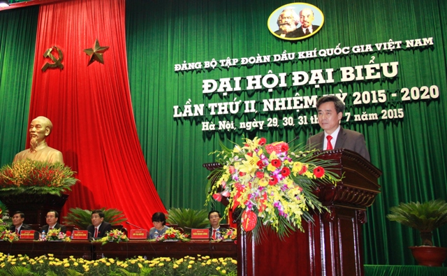Đồng chí Nguyễn Quang Dương, Phó Bí thư Thường trực Đảng ủy Khối phát biểu tại Đại hội.