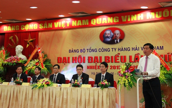 Đồng chí Đinh La Thăng - Ủy viên Trung ương Đảng, Bí thư Ban cán sự Đảng, Bộ trưởng Bộ GTVT phát biểu tại Đại hội