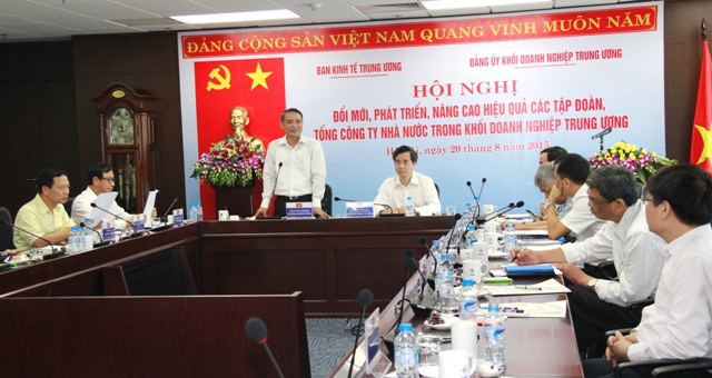 Đồng chí Trương Quang Nghĩa, Ủy viên Trung ương Đảng, Phó Trưởng Ban Kinh tế Trung ương phát biểu tại Hội nghị.