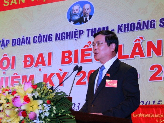 Đồng chí Vũ Huy Hoàng - Ủy viên BCH Trung ương Đảng, Bộ trưởng Bộ Công thương phát biểu tại Đại hội