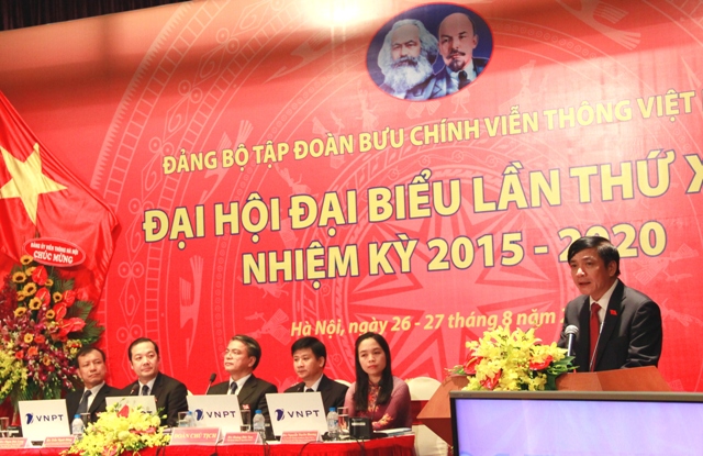 Đồng chí Bùi Văn Cường, Ủy viên dự khuyết Trung ương Đảng, Bí thư Đảng ủy Khối DNTW phát biểu tại Đại hội.