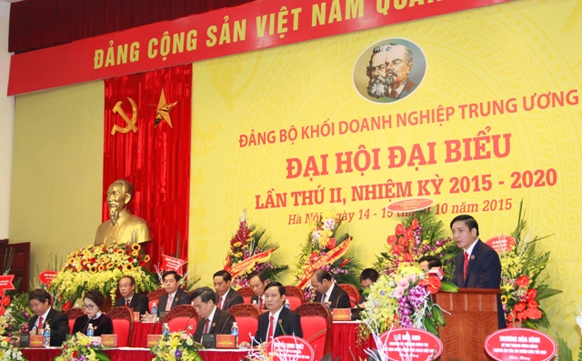 Đồng chí Bùi Văn Cường, Bí thư Đảng ủy Khối DNTW phát biểu tại Đại hội