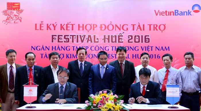 Lễ ký kết hợp đồng tài trợ Festival Huế 2016 giữa VietinBank và Ban Tổ chức Festival Huế 2016