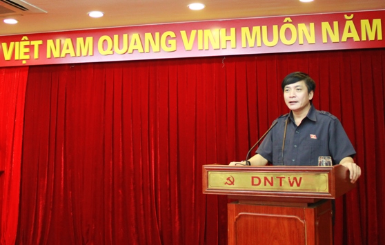 Đồng chí Bùi Văn Cường - Bí thư Đảng ủy Khối DNTW phát biểu giao nhiệm vụ