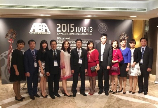 Đoàn đại biểu Vietcombank do Chủ tịch HĐQT Vietcombank Nghiêm Xuân Thành dẫn đầu tham dự Hội nghị ABA lần thứ 32