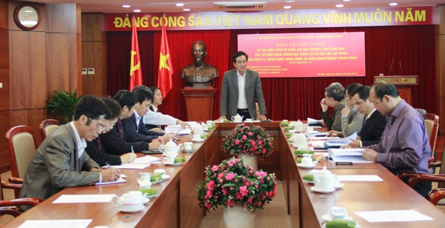 Đồng chí Trần Thanh Khê, Ủy viên Ban Thường vụ, Trưởng Ban Tuyên giáo, Phó Chủ tịch thường trực Hội đồng khoa học Đảng ủy Khối DNTW điều hành Hội đồng.