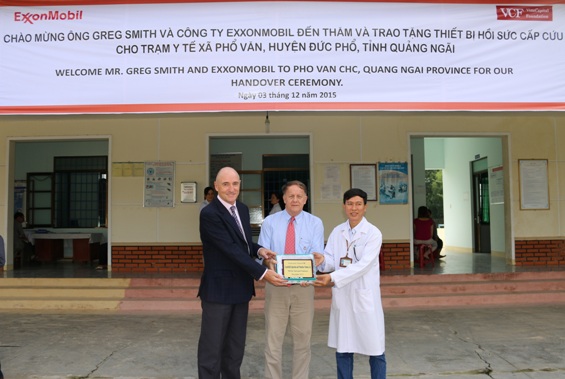 ExxonMobil trao tặng thiết bị cấp cứu cho trạm y tế xã Phổ Văn - huyện Đức Phổ - tỉnh Quảng Ngãi