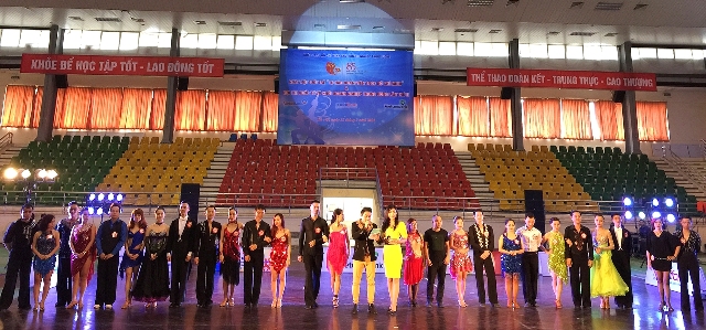 Các thí sinh tham gia Hội thi Quốc tế vũ.