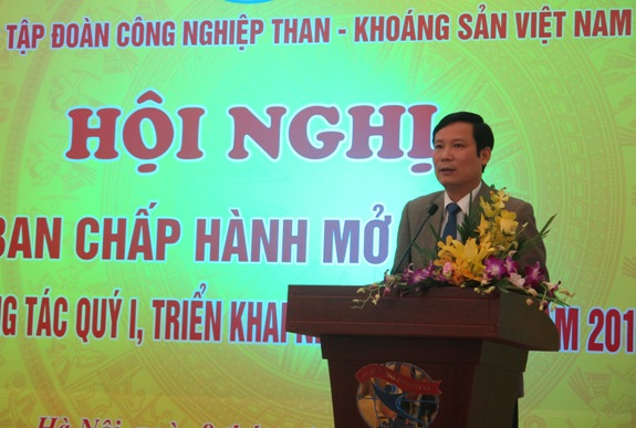 Đồng chí Phạm Tấn Công - Phó Bí thư Đảng ủy Khối Doanh nghiệp Trung ương phát biểu tại Hội nghị