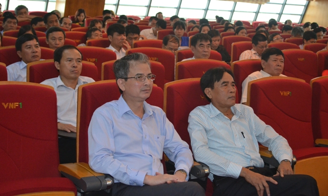 Đại biểu dự Hội nghị tại Đảng ủy Tổng công ty Lương thực Miền Bắc.
