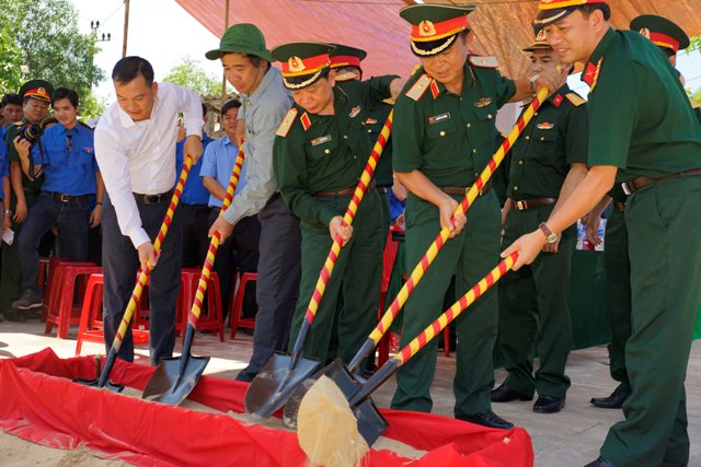 khởi công xây dựng nhà tình nghĩa cho gia đình chính sách tại huyện Gio Linh, tỉnh Quảng Trị