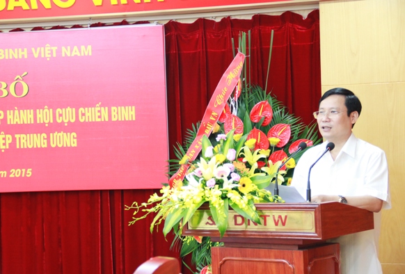 Đồng chí Phạm Tấn Công - Phó Bí thư Đảng ủy Khối DNTW phát biểu tại buổi Lễ