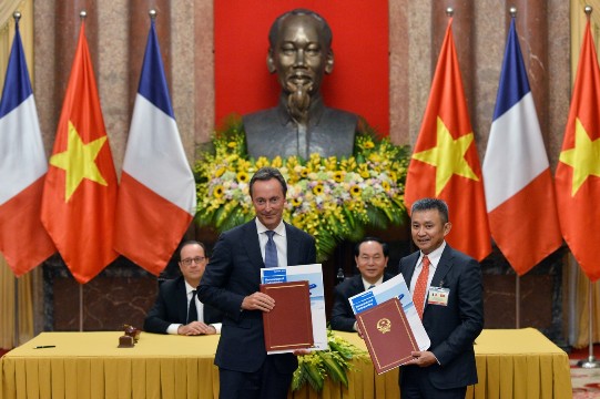 Tổng Giám đốc Vietnam Airlines và Tổng Giám đốc điều hành của Airbus ký biên bản ghi nhớ