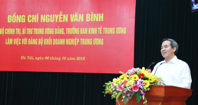 Đồng chí Nguyễn Văn Bình - Ủy viên Bộ Chính trị, Bí thư Trung ương Đảng, Trưởng Ban Kinh tế Trung ương phát biểu tại buổi làm việc.