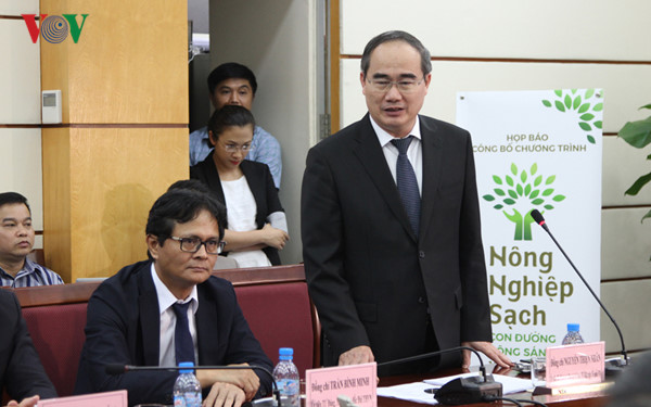 Phát biểu tại buổi họp báo, Chủ tịch Ủy ban Trung ương MTTQ Việt Nam Nguyễn Thiện Nhân cho rằng: Việc khởi động chương trình 