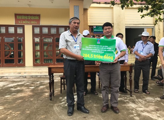 Công đoàn Tổng công ty trao quà cho nhân dân bị ảnh hưởng lũ lụt tại Hà Tĩnh và Quảng Bình