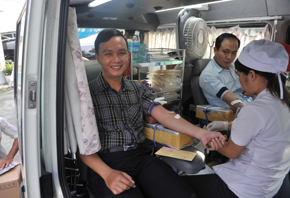 Cán bộ, người lao động VRG tham gia hiến máu tình nguyện 