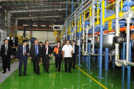 Nhà máy chỉ sợi VRG SaDo của Tập đoàn Cao su Việt Nam (VRG) có tổng vốn đầu tư trên 630 tỷ đồng, với 2 dây chuyền thiết bị hiện đại công nghệ Châu Âu, công suất gần 6.000 tấn sản phẩm chỉ sợi/năm, được khánh thành vào ngày 24/3, tại Khu Công nghiệp Dầu Giây, Đồng Nai.