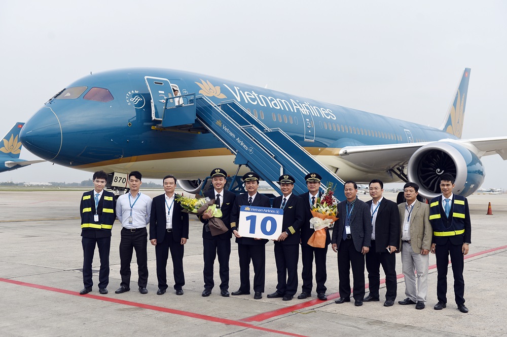 Chiều 25/11/2016, tại sân bay quốc tế Nội Bài, Vietnam Airlines đã đón nhận chiếc máy bay Boeing 787-9 Dreamliner thứ 10 gia nhập đội tàu bay hiện đại thế hệ mới của Hãng.  
