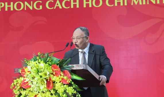 GS.TS Hoàng Chí Bảo - Chuyên gia cao cấp Học viện Chính trị quốc gia Hồ Chí Minh truyền đạt Chỉ thị 05 của Bộ Chính trị