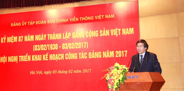 Đồng chí Trần Hữu Bình - Phó Bí thư Thường trực Đảng ủy Khối Doanh nghiệp Trung ương phát biểu tại buổi lễ.