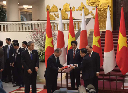 Ngày 16/1/2017 tại Hà Nội, với sự chứng kiến của hai Thủ tướng Nguyễn Xuân Phúc và Shinzo Abe Vinatex đã ký Thỏa thuận đối tác giao thương với Tập đoàn Itochu (Nhật Bản). 