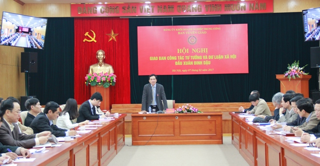 Đồng chí Trần Thanh Khê - Trưởng Ban Tuyên giáo Đảng ủy Khối chủ trì Hội nghị.