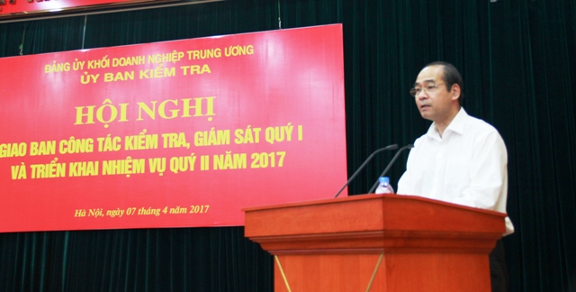 Đồng chí Đặng Hùng Minh, Ủy viên Ban Thường vụ, Chủ nhiệm UBKT Đảng ủy Khối phát biểu tại Hội nghị.