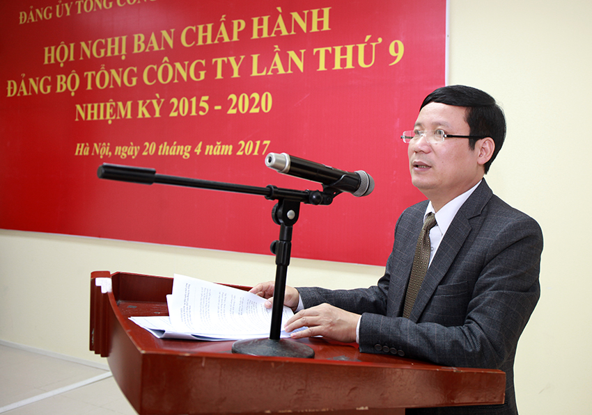 Đồng chí Phạm Tấn Công - Phó Bí thư Đảng ủy Khối Doan nghiệp Trung ương phát biểu chỉ đạo tại Hội nghị.