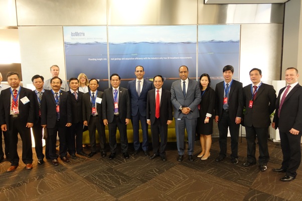 Đoàn công tác PVN cùng đối tác tại Hội nghị OTC 2017