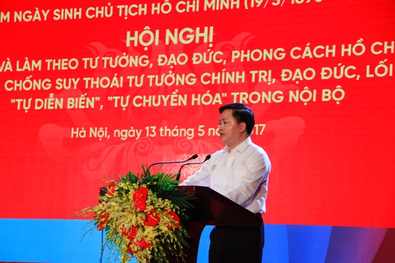 Đồng chí Lê Đức Thọ - Phó Bí thư Đảng ủy, Tổng giám đốc VietinBank đọc diễn văn tại Lễ Kỷ niệm