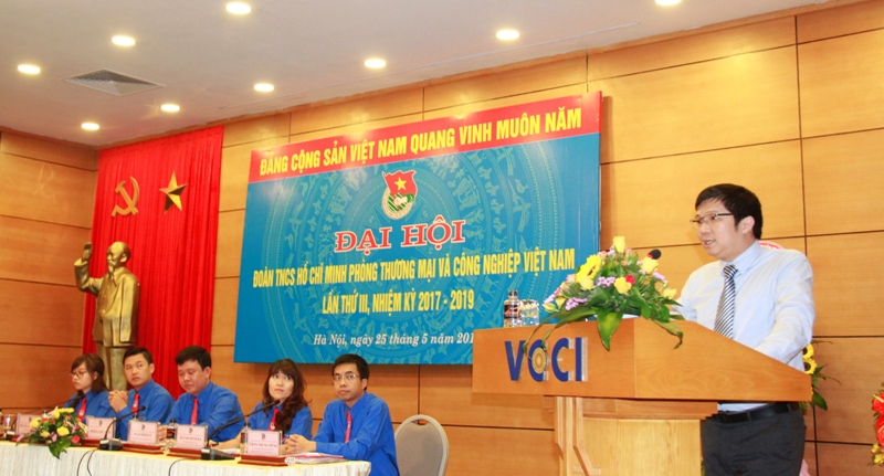 Đồng chí Nguyễn Trường Sơn - Phó Bí thư Đoàn Khối DNTW phát biểu tại Đại hội.