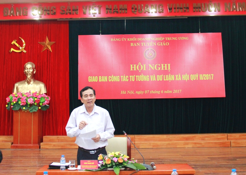 Đồng chí Trần Thanh Khê - Ủy viên Ban Thường vụ, Trưởng Ban Tuyên giáo Đảng ủy Khối chủ trì Hội nghị.